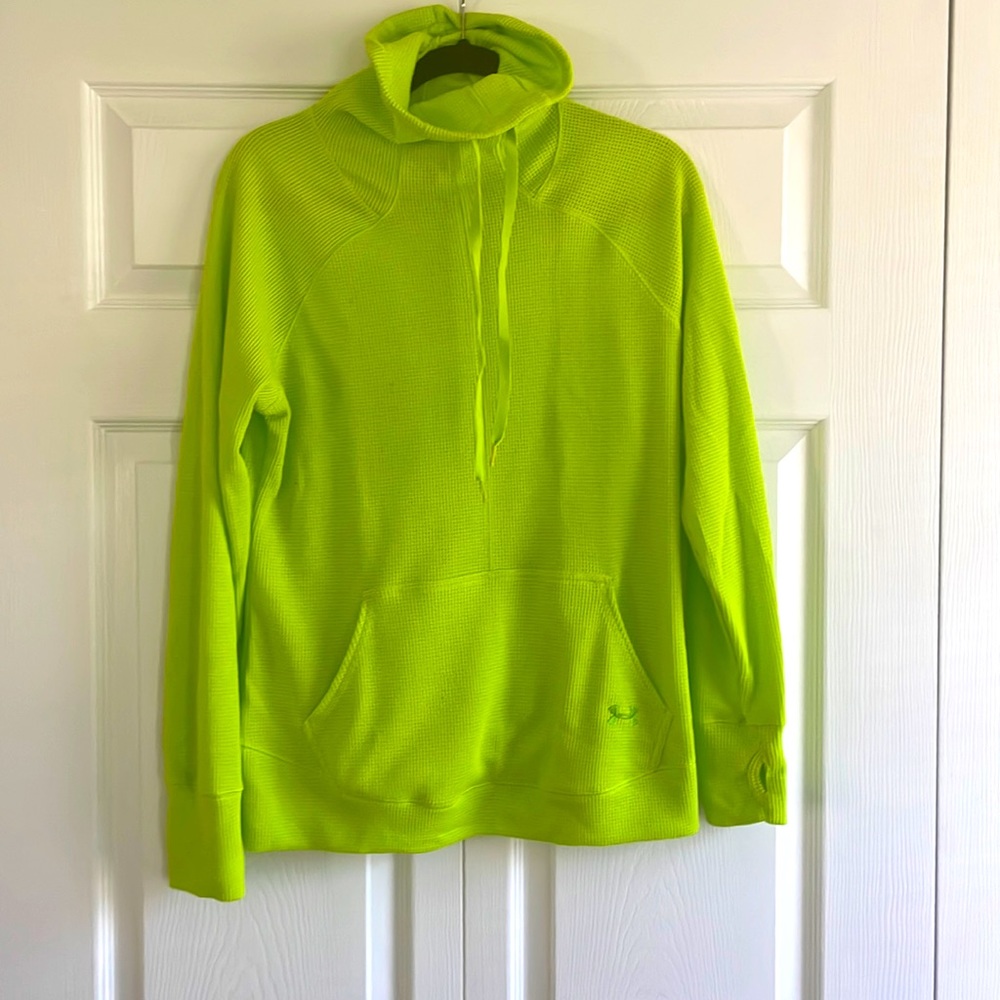 Like new! Under Armour Thermal Cowl Neck Running Top